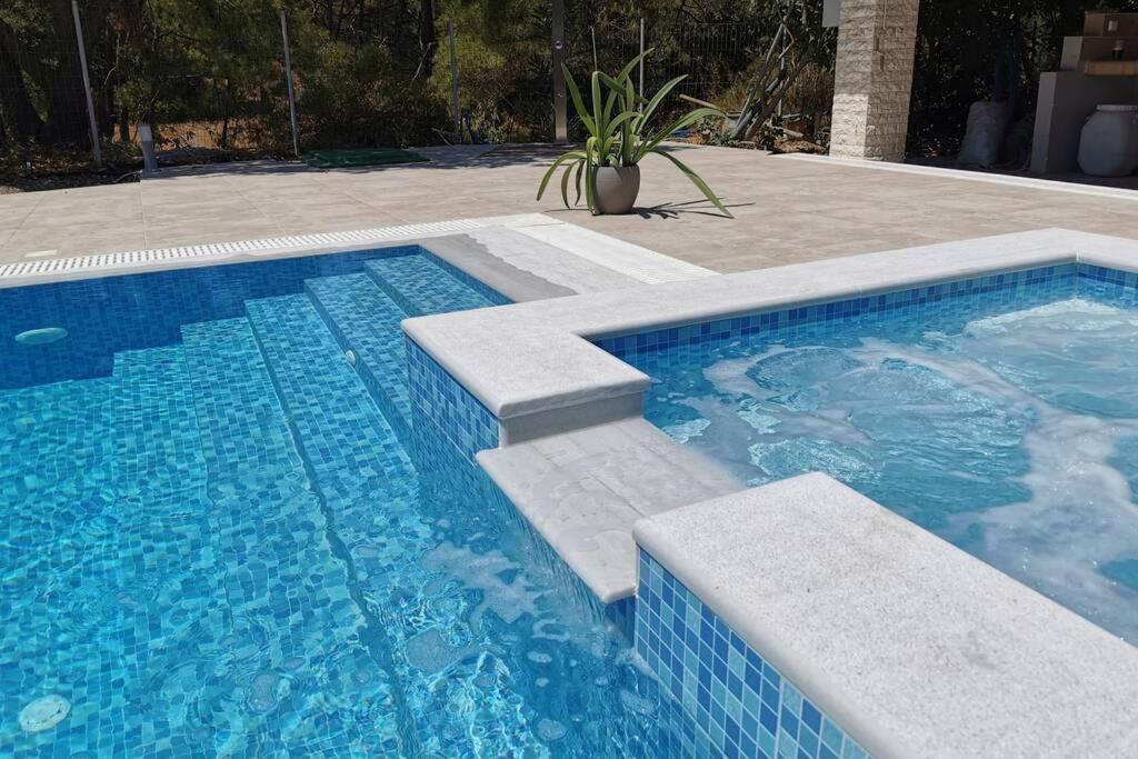 Fiore Di Rodi - Private Pool, Jacuzzi And Barbecue Ιαλυσός Ρόδος Εξωτερικό φωτογραφία